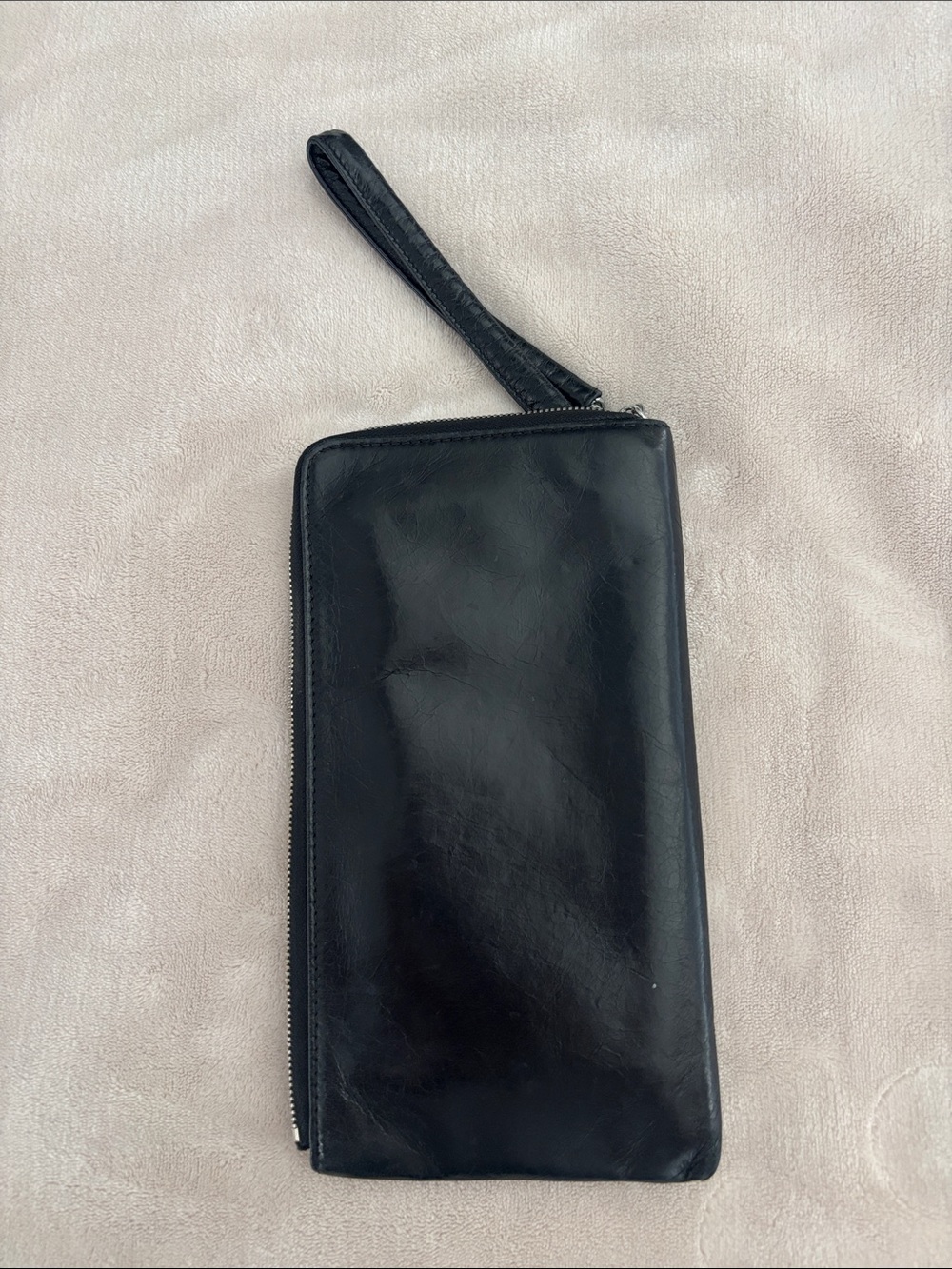 HOBO Black Leather Zip Wristlet Wallet